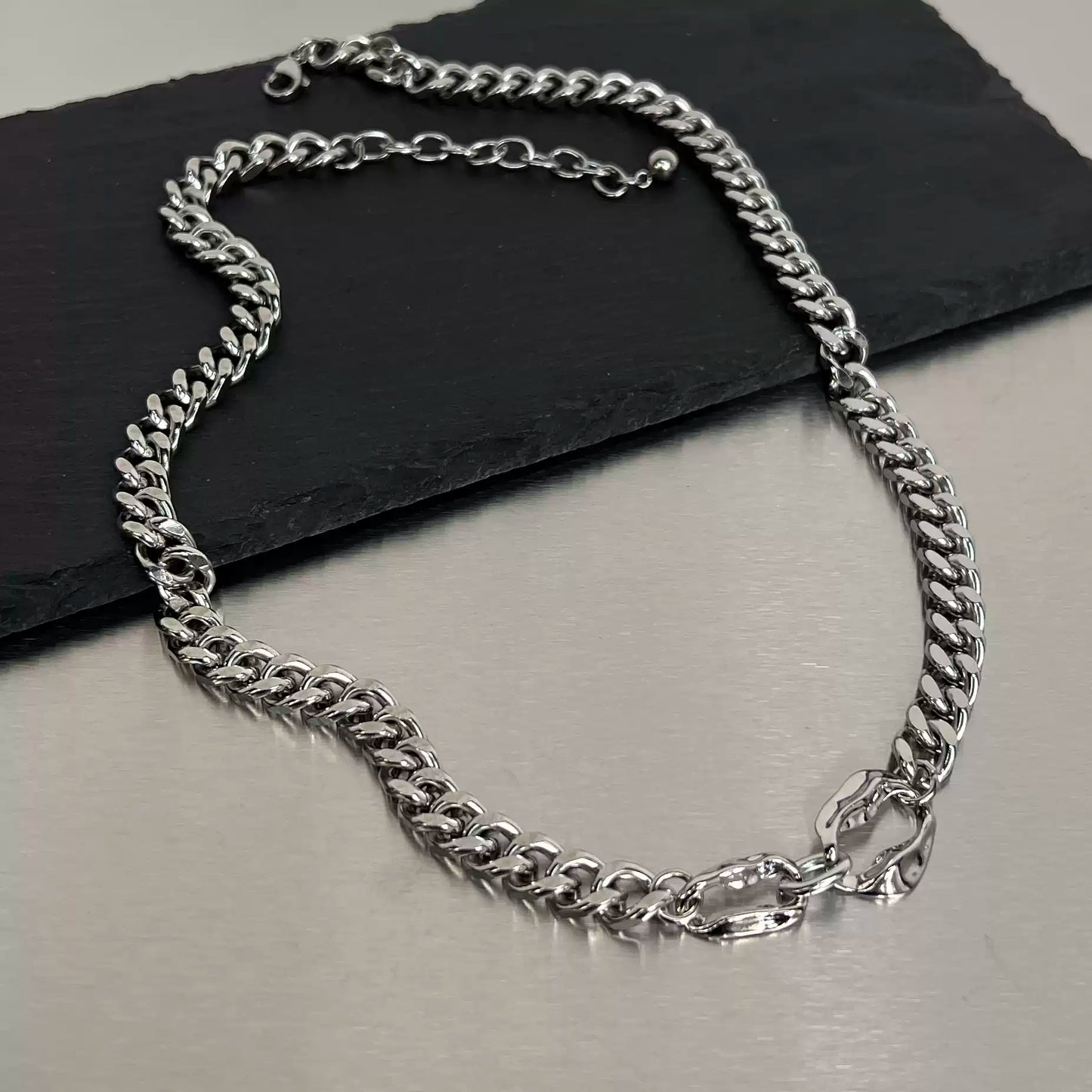 Crossover Pendant Chain Necklace